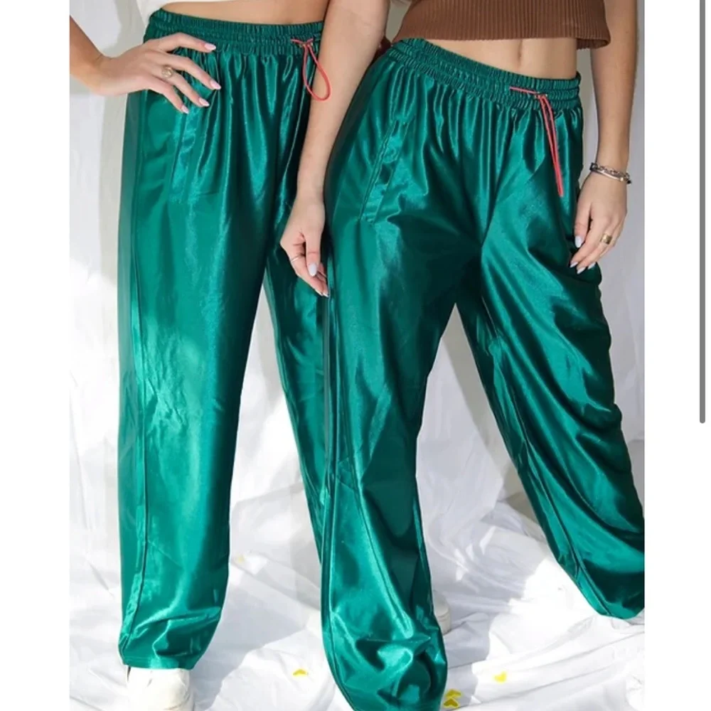 MM Designs Emerald Green Satin Pants w/ Yellow Heart Detail - Picture 4 of 12